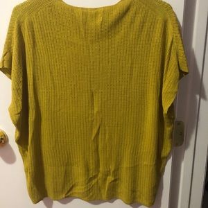 Mustard UNIQLO top